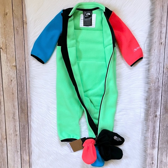 The North Face Baby Denali One-Piece Set With Mittens And Booties - Picture 6 of 10